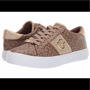 ❤️CLOSET CLEAR OUT!!! GUESS LOGO SNEAKERS, SZ 8M